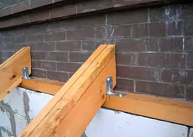 Способы крепления деревянного бруса к стене из бетона