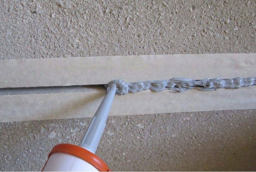 Как заделать потолочные швы между плитами перекрытий