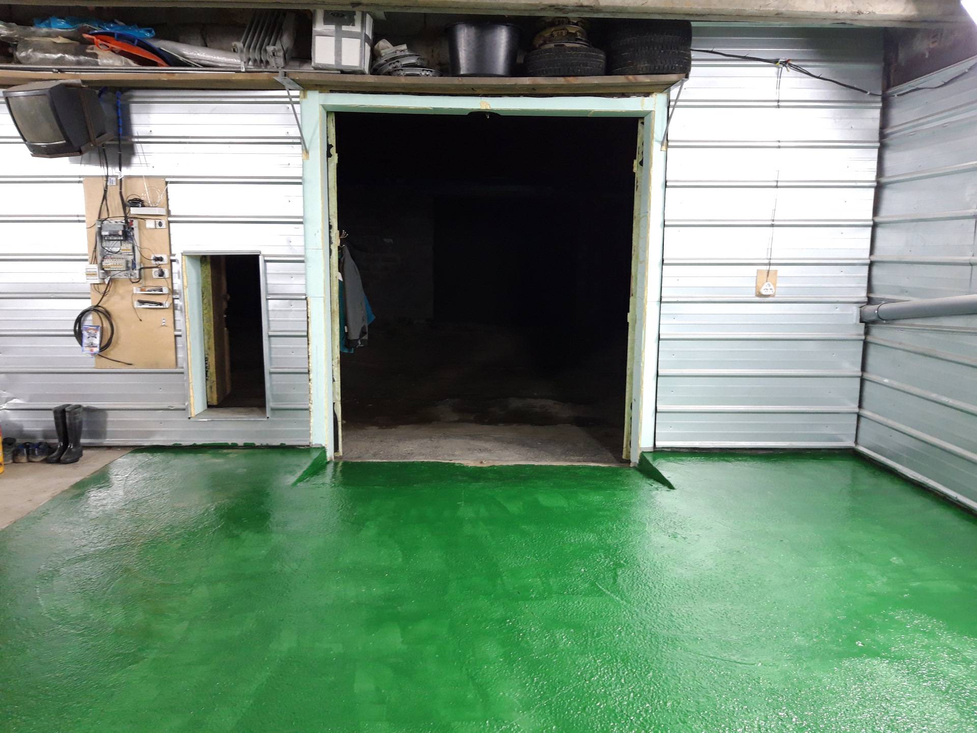 Бетонный пол в гараже: варианты покрытия - строительство и ремонт