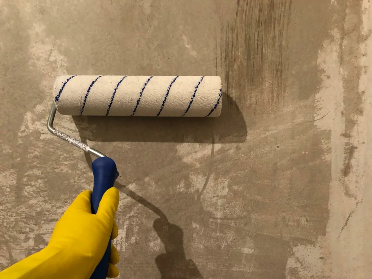 Выравнивание бетонных стен шпаклёвкой