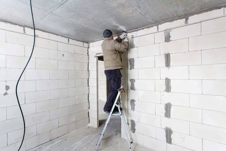 Демонтаж стены из пеноблоков: этапы работы