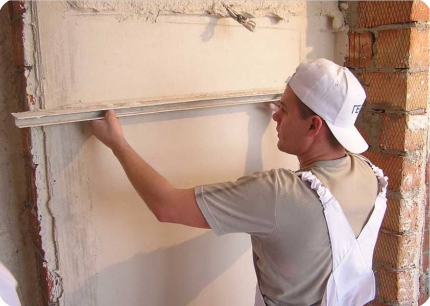 Какие штукатурные смеси лучше для выравнивания стен и потолка: лучшие составы и их характеристика