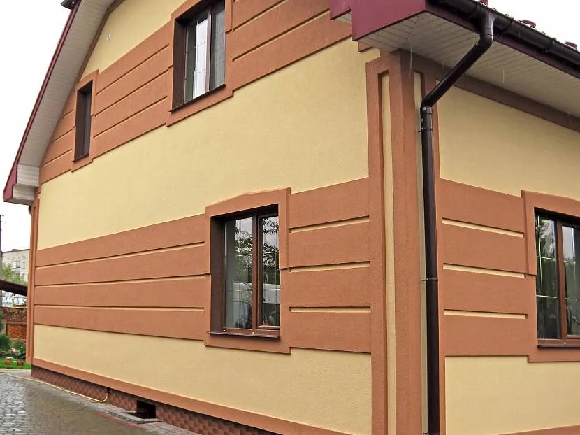 Технология покраски наружных стен фасада дома по цементной штукатурке: фото и видео этого малярного процесса