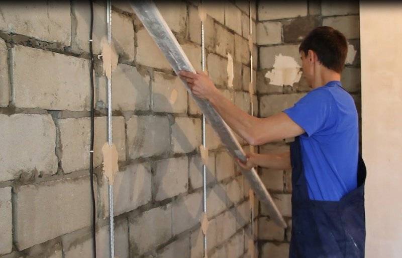 Маяки для штукатурки стен: как правильно установить своими руками