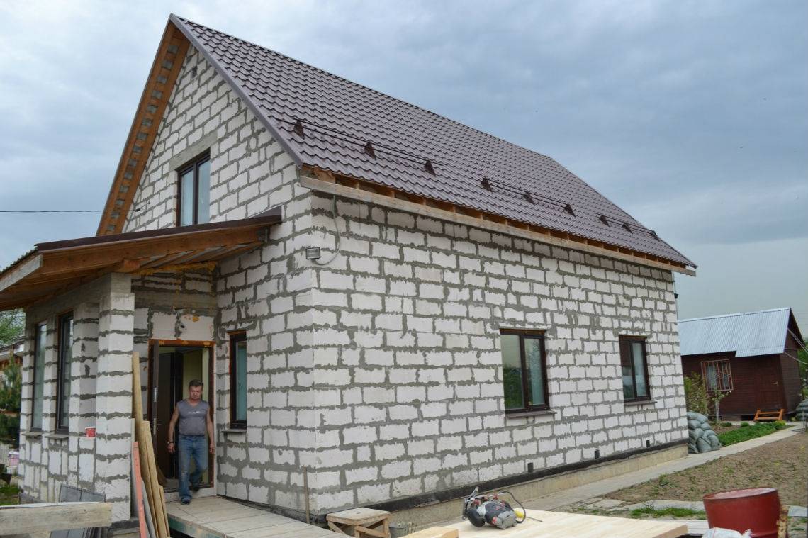 Какая стоимость построики дома из пеноблока?