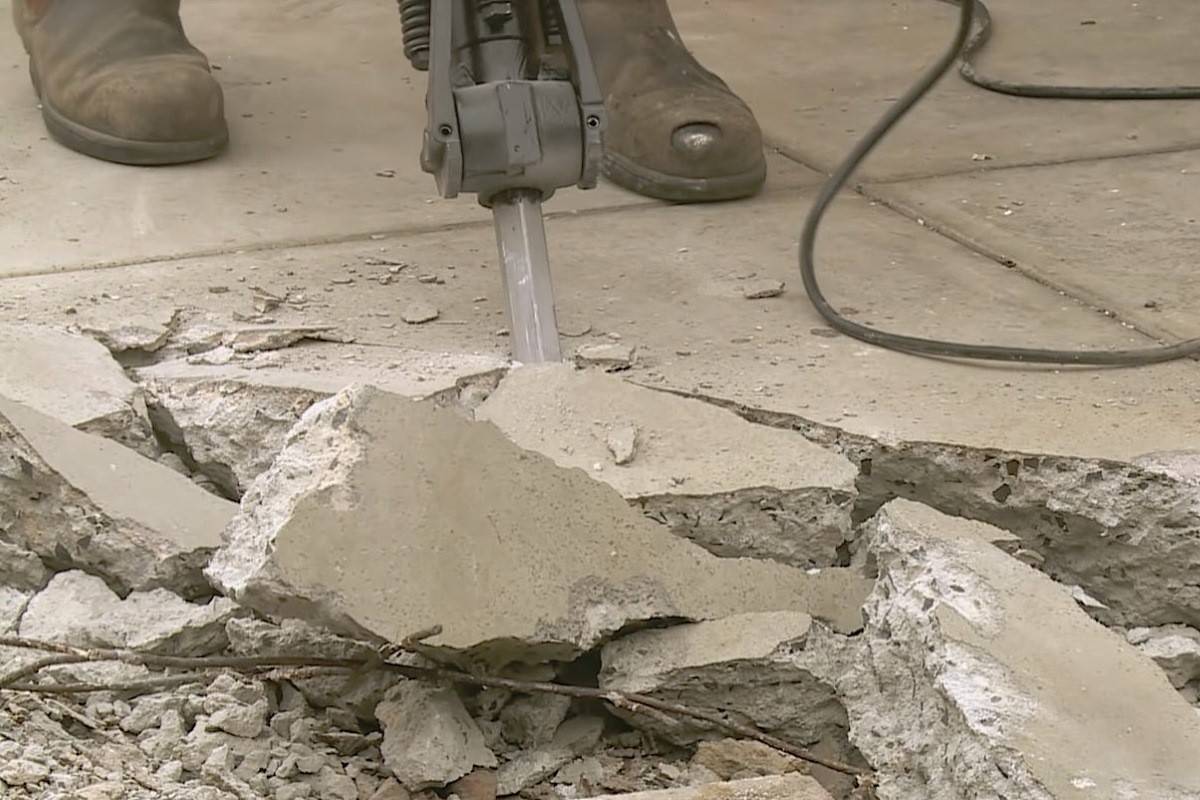 Как расколоть бетонный блок своими руками