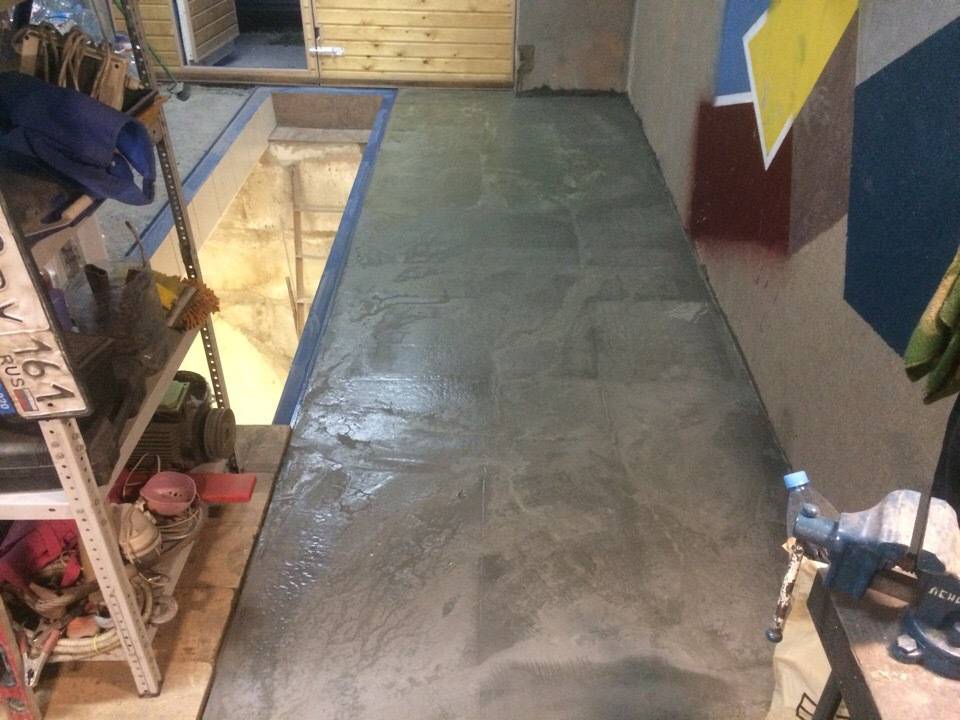 Чем покрыть бетонные полы в гараже и как это сделать