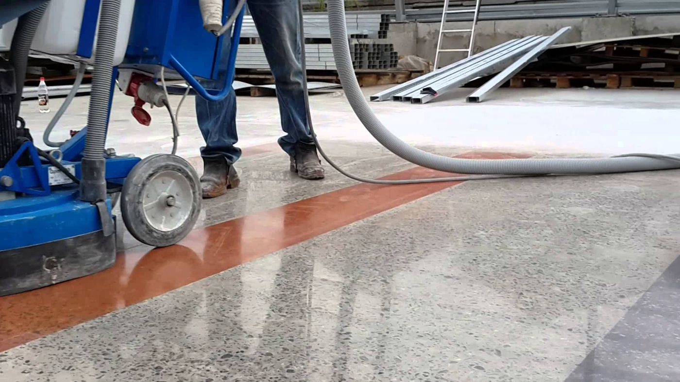 Как обеспылить бетонный пол