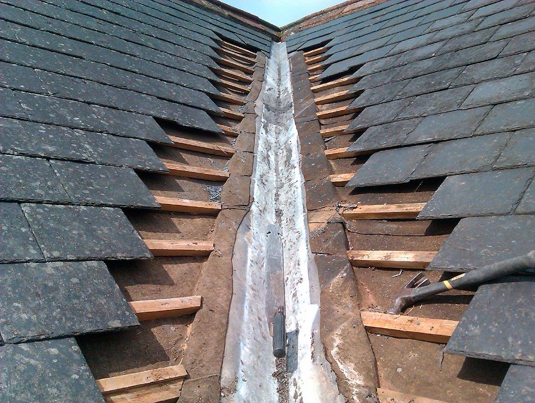 Как найти и устранить протекание крыши частного дома