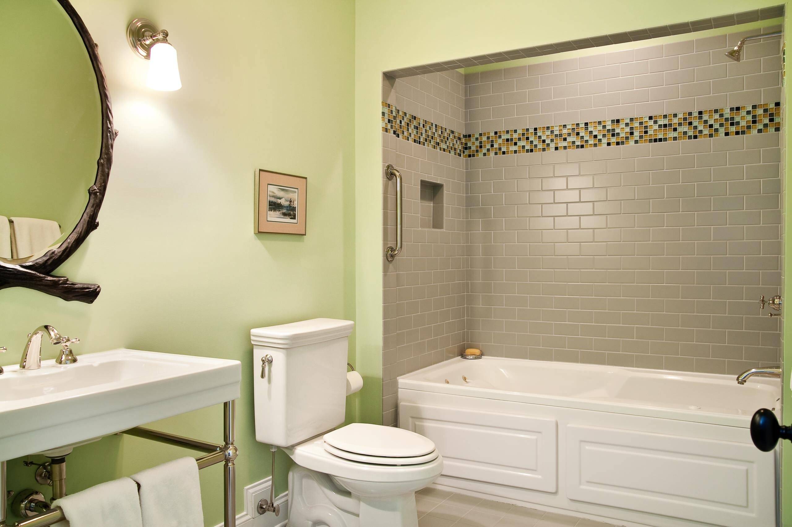 Чем закрыть стены в ванной вместо плитки - умный дом