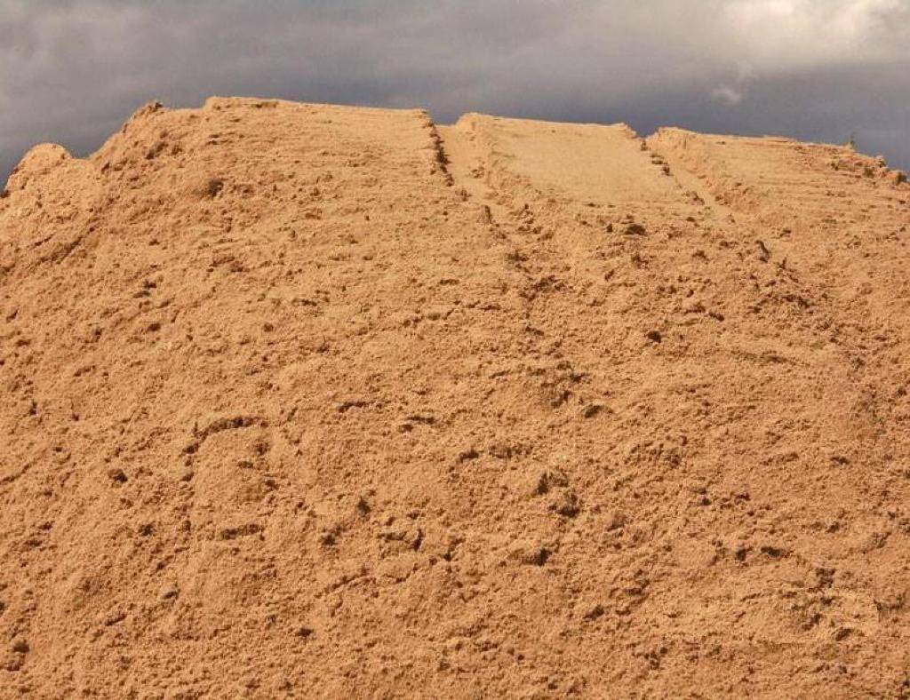 Мелкий песок – лучшая основа для изготовления строительных смесей и штукатурки