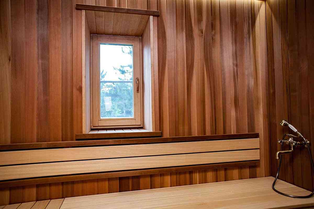 Выбираем окна для бани - какие окна лучше: деревянные или пластиковые