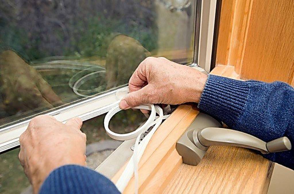 Как утеплить деревянные окна своими руками
