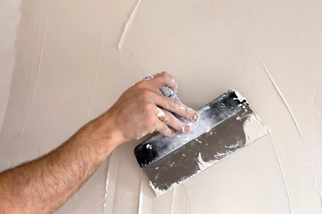 Как развести шпаклевку: пропорции как замешивать для стен, почему быстро застывает в ведре, как разбавить в домашних условиях без миксера