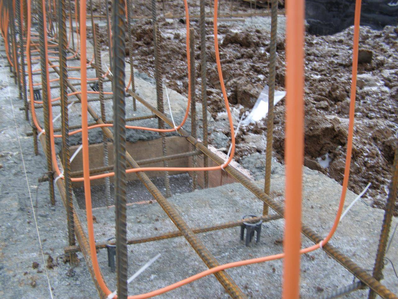 Прогрев бетона в зимнее время: проводами, трансформатором, электродный, инфракрасный, индукционный прогрев бетона