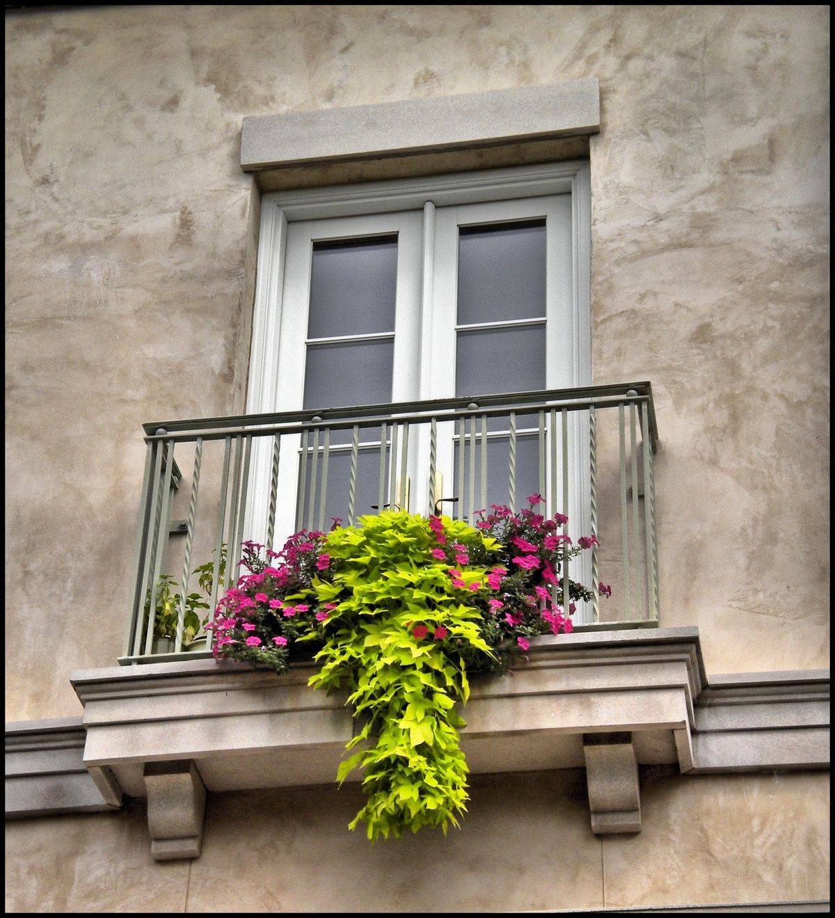 Классические и современные французские балконы