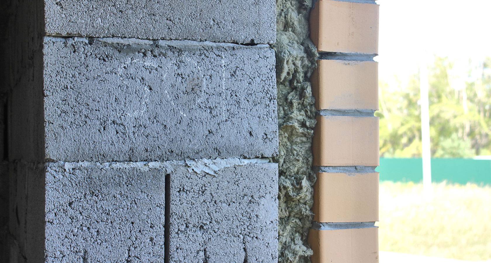 Штукатурка стен из керамзитобетонных блоков: внутри и снаружи