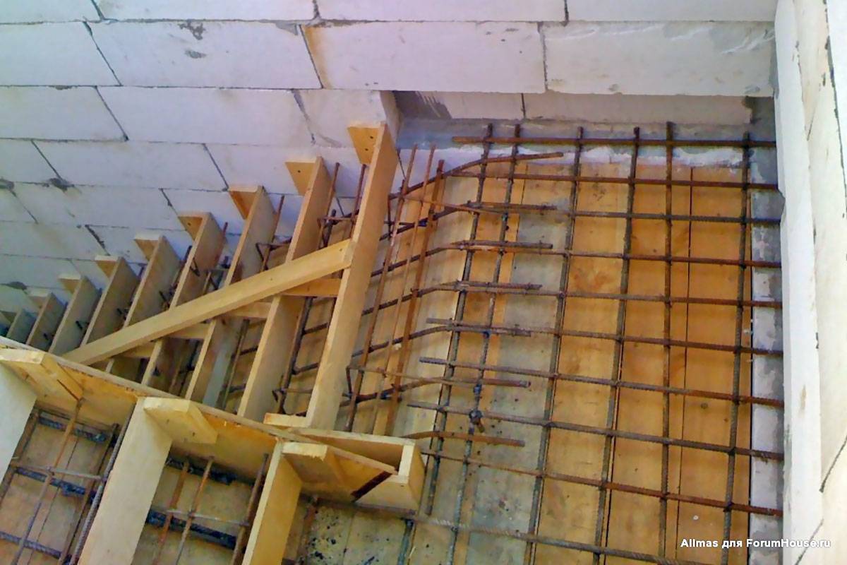 Опалубка для бетонной лестницы с забежными ступенями — доступно о важном