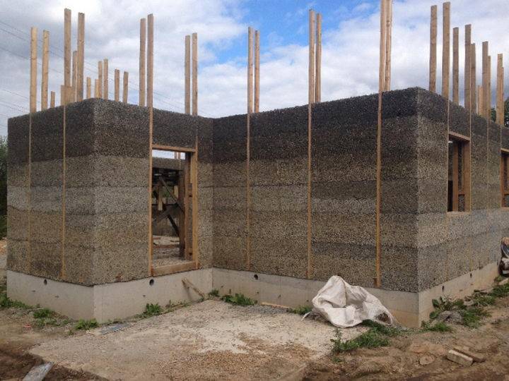 Строим стены дома из арболитовых блоков своими руками: подробная инструкция