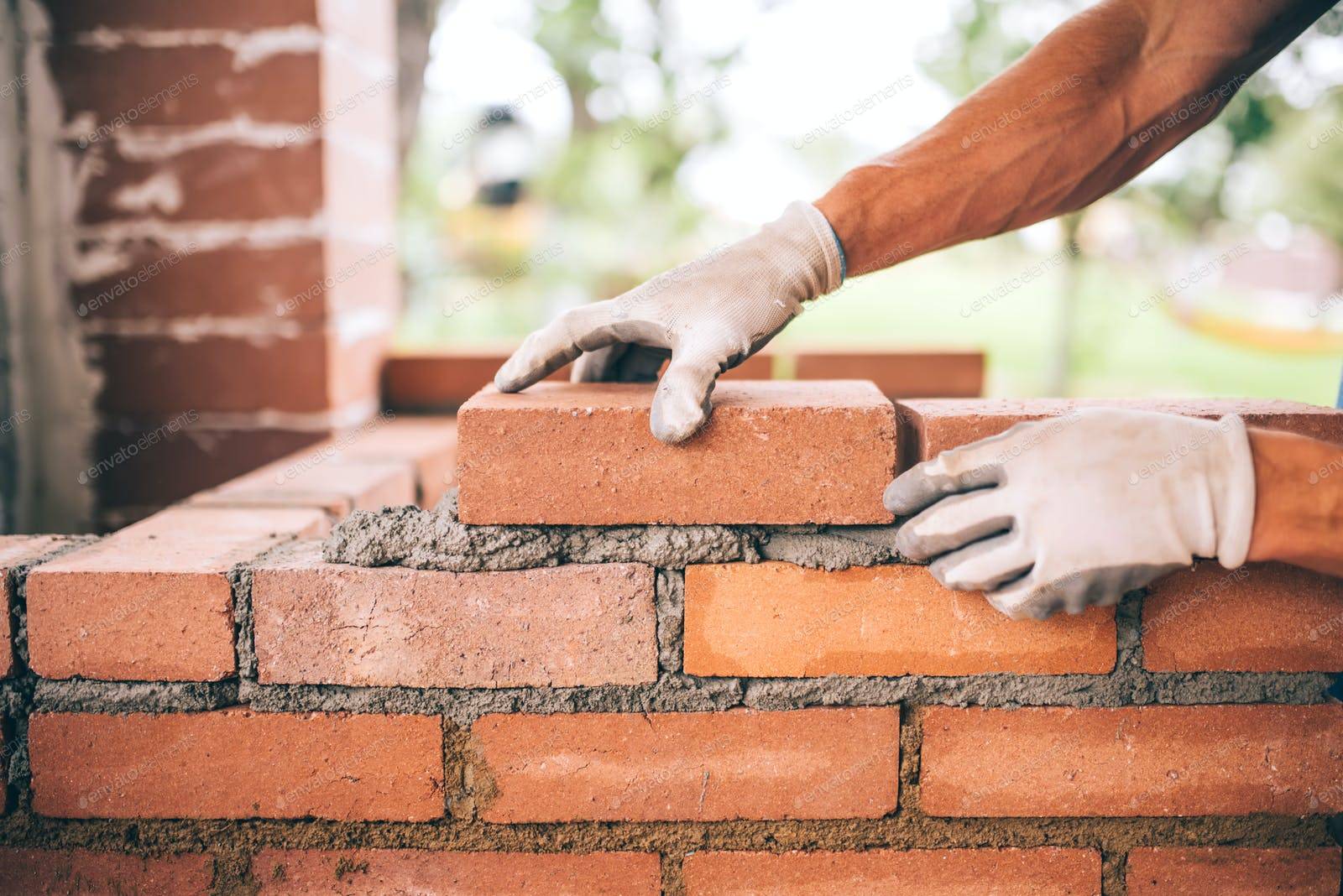 Строительство домов из кирпича - основные этапы и особенности