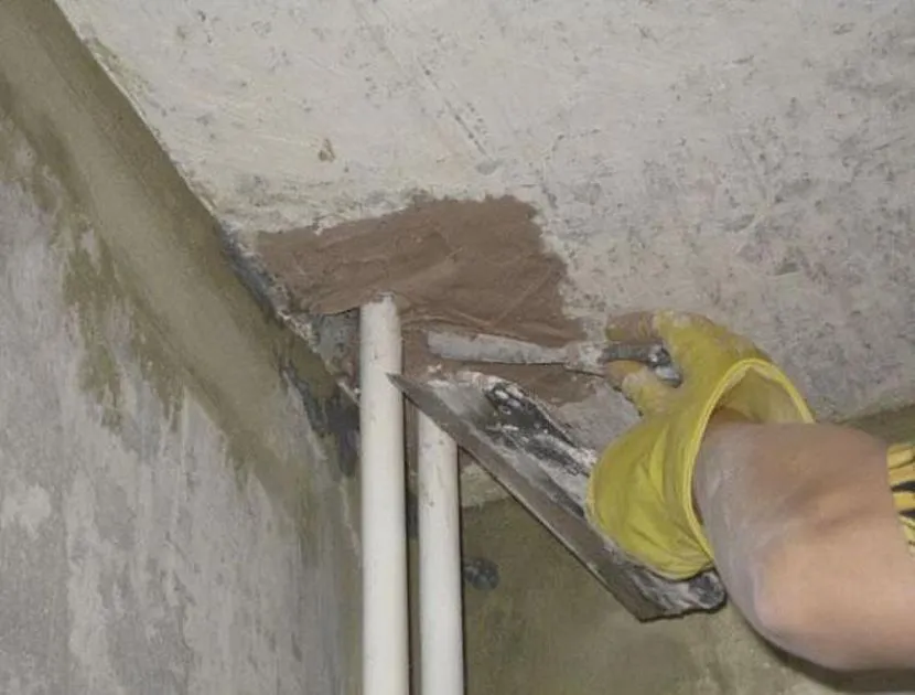 Можно ли замазать в бетонной, кирпичной или монолитной стене штробы под проводку: чем лучше замазать и какой раствор применять