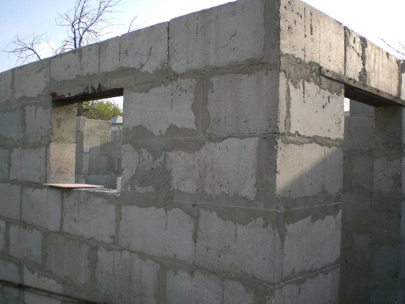 Производство полистиролбетонных блоков своими руками, необходимое оборудование, а также строительство из них домов, бани и особенности кладки