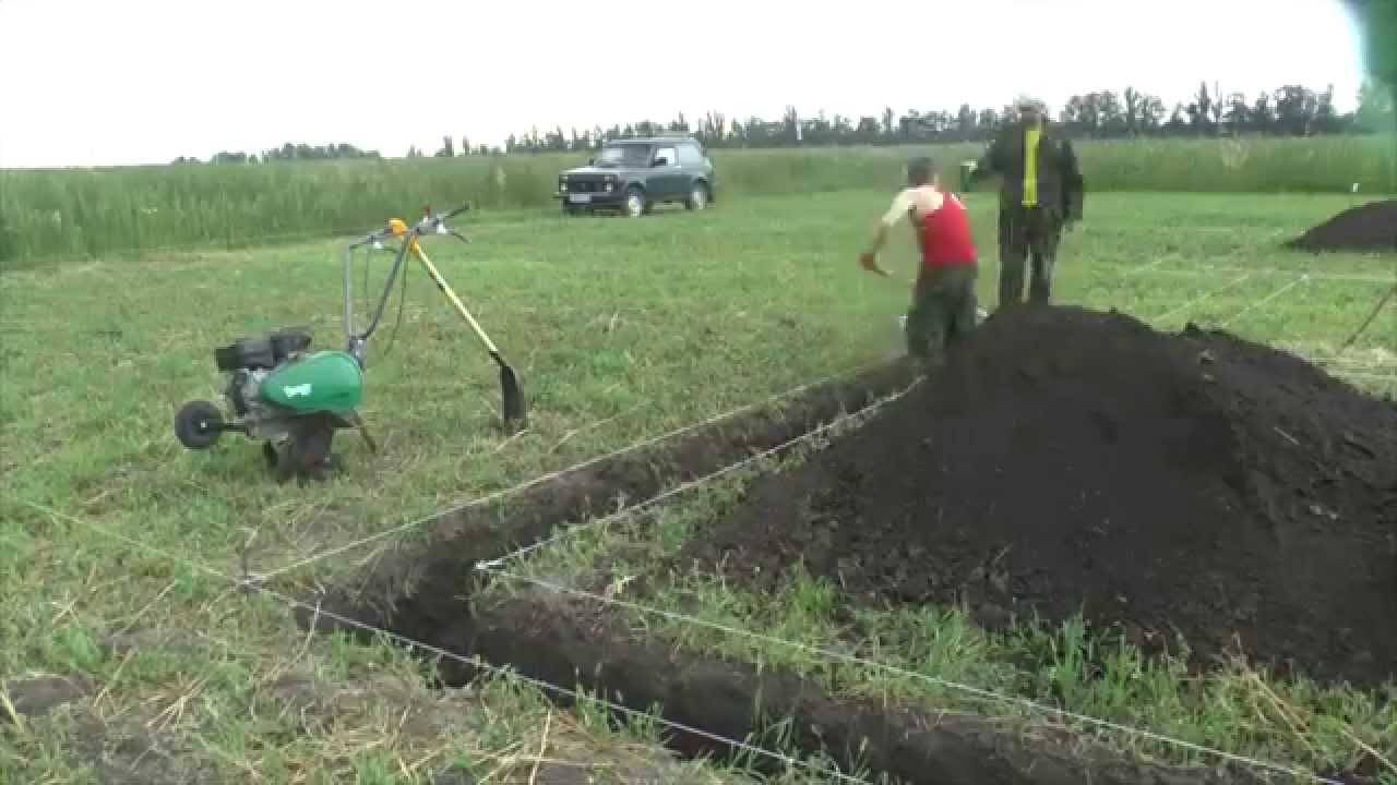 Как правильно пахать землю: подготовка мотоблока и огорода для вспашки