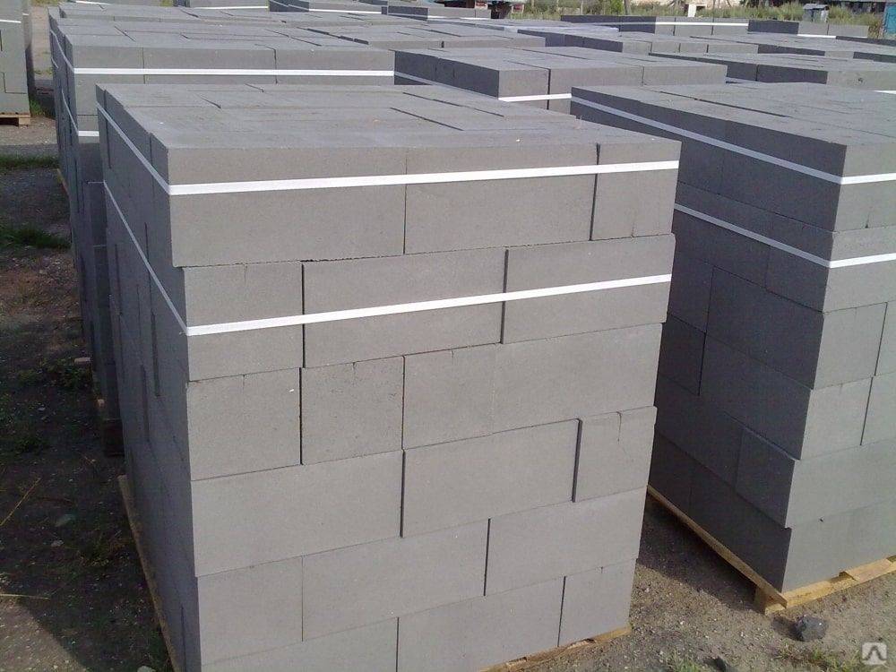 Бетонные блоки размером 400х200х200